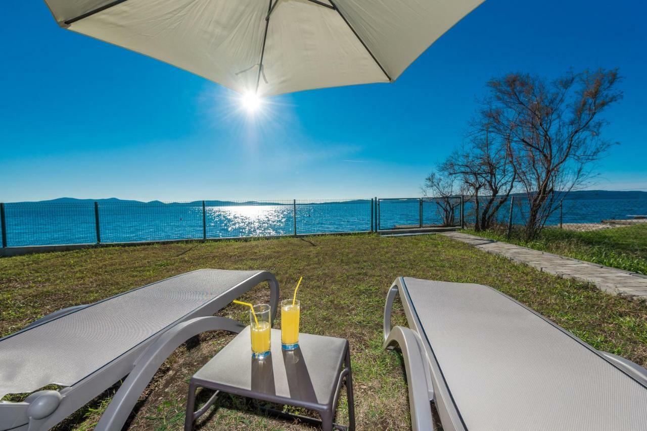 Villa Amfora - First Row By The Sea 比比涅 外观 照片