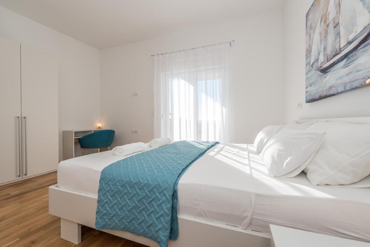 Villa Amfora - First Row By The Sea 比比涅 外观 照片