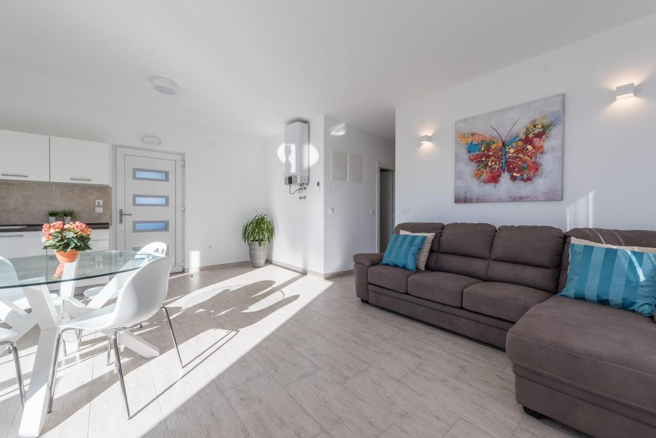 Villa Amfora - First Row By The Sea 比比涅 外观 照片