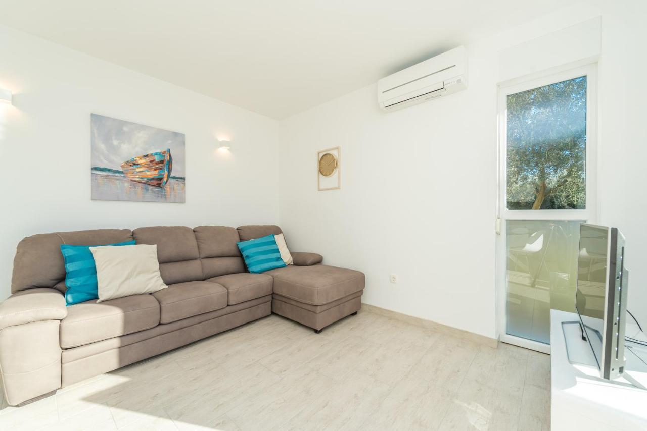 Villa Amfora - First Row By The Sea 比比涅 外观 照片